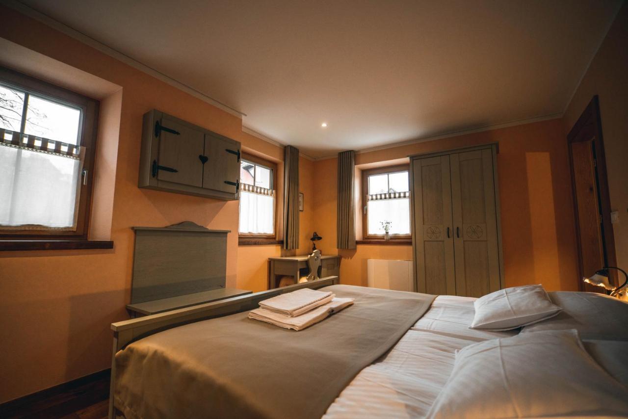 Hotel Zamorc Skofja Loka ภายนอก รูปภาพ